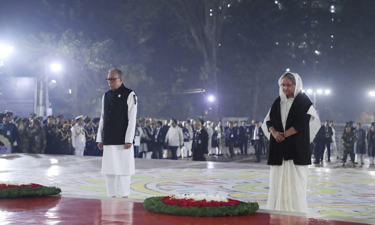 ভাষা শহীদদের প্রতি রাষ্ট্রপতি-প্রধানমন্ত্রীর শ্রদ্ধা