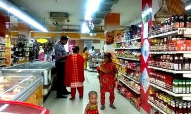 আগামী ২৫ থেকে ৩১ মার্চ পর্যন্ত দেশের সব সুপার মার্কেট ও দোকান বন্ধ রাখার সিদ্ধান্ত