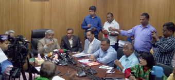 বিদেশে থেকে আসা সবাইকে বাধ্যতামূলকভাবে ১৪ দিন কোয়ারেন্টিনে