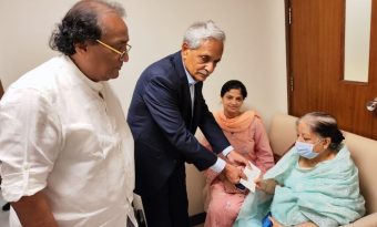চিত্রশিল্পী মুস্তাফা মনোয়ারের চিকিৎসায় পাশে দাঁড়িয়েছে সংস্কৃতি মন্ত্রণালয়