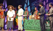 শিল্পী সমিতি নির্বাচন মেয়ের জন্য ভোট চাইতে এসে কাঁদলেন অভিনেত্রী আনোয়ারা