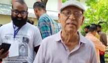 রাজনীতি করলে অভিনয় ছেড়ে দেওয়া উচিত : অভিনেতা আবুল হায়াত