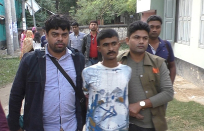 হাতবোমা, দেশীয় অস্ত্র ও ফেন্সিডিলসহ মাদক গ্রেফতার