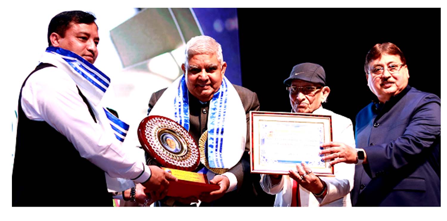 ভারতে মাদার তেরেসা সম্মাননা পেলেন গাজীপুরের মেয়র