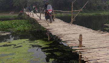 শৈলকুপার নাগিরাট ঘাটে ব্রীজের অভাবে মানুষের দূর্ভোগ
