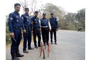 ঝিনাইদহে মহাসড়কে হাইড্রলিক হর্ণ বন্ধে অভিযান
