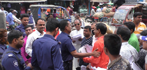 ঝিনাইদহে করোনা প্রতিরোধে বিএনপির লিফলেট বিতরণ
