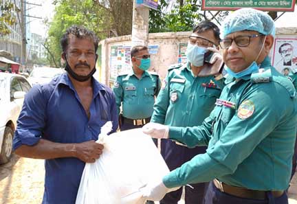 জিএমপি কাশিমপুর থানার উদ্দ্যোগে ত্রাণ খাদ্য সামগ্রী বিতরণ
