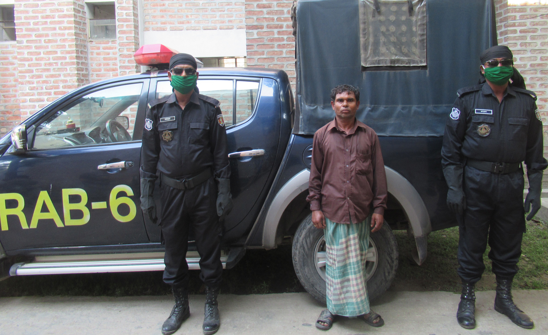 ঝিনাইদহে করোনা মহামারি আতঙ্কের মধ্যেও বসে নেই মাদক মাদক ব্যাবসায়িরা!