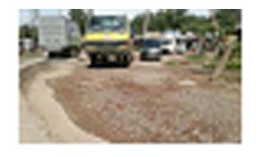 পূবাইল কলেজ গেটে ঝুঁকিপূর্ণ লেভেল ক্রসিং