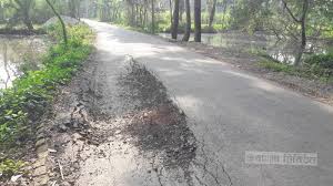 কালীগঞ্জে নির্মাণের ৫ মাসেই শেষ দেড় কোটি টাকার রাস্তা!