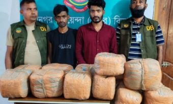 গাজীপুরে ডিবির অভিযানে কাভার্ড ভ্যান থেকে ১২০ কেজি গাঁজা উদ্ধার, গ্রেফতার ২