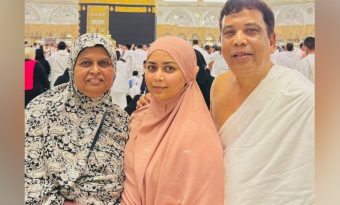 জনপ্রিয় অভিনেত্রী আশনা হাবিব ভাবনা পবিত্র ওমরাহ পালন, ‘পবিত্র কাবার দিকে তাকালাম, সব শব্দ হারিয়ে গেল’