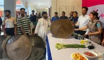 ফরিদপুরের সংঘাতের পথ ছেড়ে শান্তির অঙ্গীকার, সালথায় অস্ত্র জমা দিলেন স্থানীয়রা