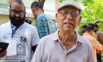রাজনীতি করলে অভিনয় ছেড়ে দেওয়া উচিত : অভিনেতা আবুল হায়াত