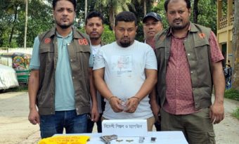 স্কুলছাত্রকে গুলির ঘটনায় ২৫ মামলার আসামি গ্রেপ্তার